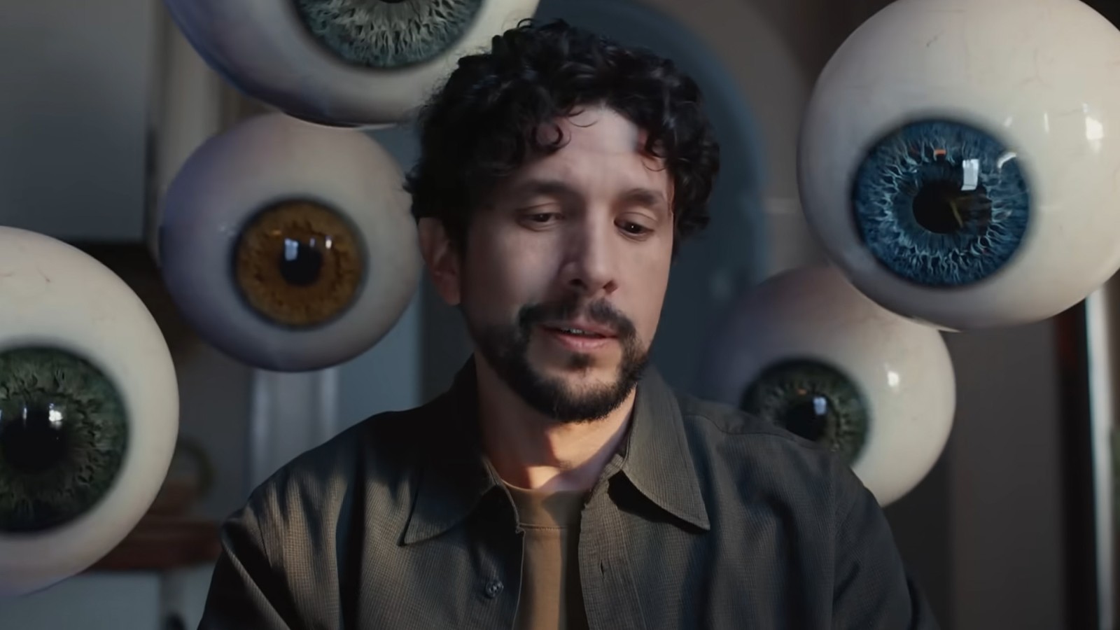 DuckDuckGo launches Duck.ai with giant prying eyeballs